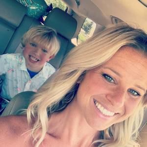 Meet your Posher, Whitney